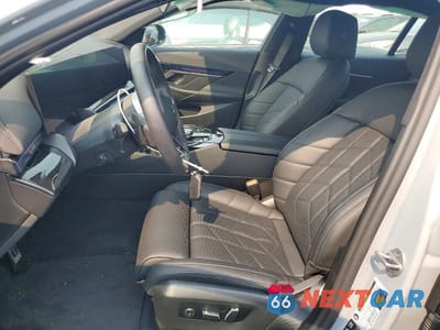 Zdjęcie 7 z 12 samochodu: 2025 BMW 540 XI VIN:WBA63FJ0XSCU07759 - miniatura