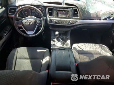 Zdjęcie 8 z 12 samochodu: 2016 TOYOTA HIGHLANDER LE VIN:5TDZARFH6GS018791 - miniatura