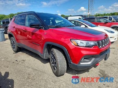 Czwarte zdjęcie samochodu z boku: 2025 JEEP COMPASS TRAILHAWK VIN:3C4NJDDN3ST556700 - miniatura