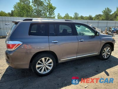 Trzecie zdjęcie samochodu z tyłu: 2011 TOYOTA HIGHLANDER HYBRID LIMITED VIN:JTEDC3EH9B2002891 - miniatura