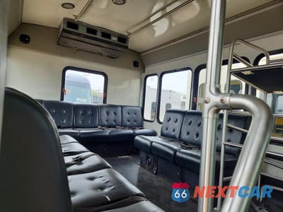 Zdjęcie 6 z 10 samochodu: 2017 FORD ECONOLINE E450 SUPER DUTY CUTAWAY VAN VIN:1FDXE4FS1HDC07562 - miniatura