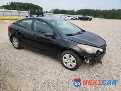 Czwarte zdjęcie samochodu z boku: 2016 KIA FORTE LX VIN:KNAFK4A63G5487767 - miniatura