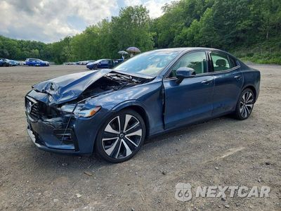 2022 VOLVO S60 B5 MOMENTUM 7JRL12TZ6NG160772 - główne zdjęcie licytacji z USA - miniatura