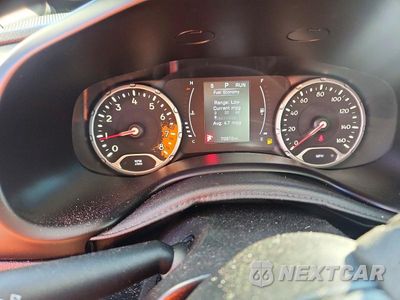Zdjęcie 9 z 13 samochodu: 2018 JEEP RENEGADE SPORT VIN:ZACCJBABXJPH95110 - miniatura