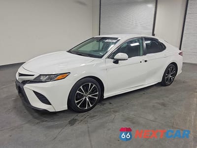 2018 TOYOTA CAMRY SE 4T1B11HK6JU602232 - główne zdjęcie licytacji z USA - miniatura