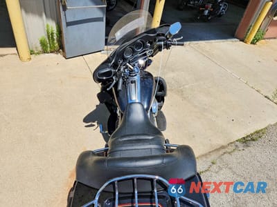 Zdjęcie 6 z 9 samochodu: 2013 HARLEY-DAVIDSON FLHTCU ULTRA CLASSIC ELECTRA GLIDE VIN:1HD1FLM19DB636352 - miniatura