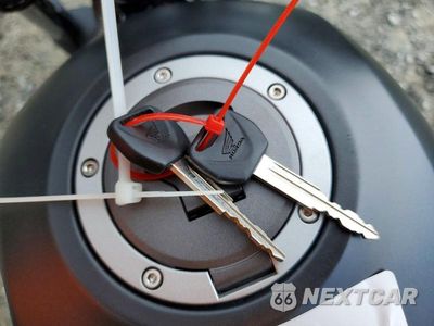 Zdjęcie 8 z 9 samochodu: 2019 HONDA CMX300 VIN:MLHNC5305K5200655 - miniatura