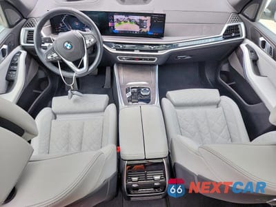 Zdjęcie 8 z 13 samochodu: 2025 BMW X5 XDRIVE40I VIN:5UX23EU07S9Y99962 - miniatura
