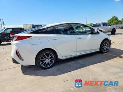 Trzecie zdjęcie samochodu z tyłu: 2017 TOYOTA PRIUS PRIME ADVANCED VIN:JTDKARFP2H3006150 - miniatura