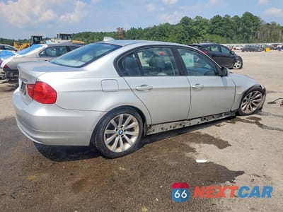Trzecie zdjęcie samochodu z tyłu: 2011 BMW 328 I VIN:WBAPH7G51BNM56030 - miniatura