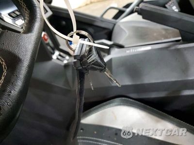 Zdjęcie 8 z 10 samochodu: 2019 POLARIS SLINGSHOT SL VIN:57XAAPFA2K8132666 - miniatura