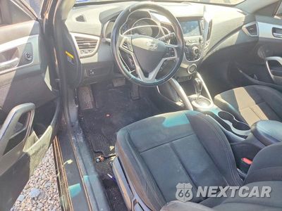 Zdjęcie 8 z 12 samochodu: 2017 HYUNDAI VELOSTER BASE VIN:KMHTC6AD3HU317974 - miniatura