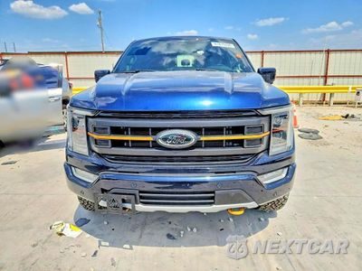 Piąte zdjęcie samochodu w środku: 2023 FORD F150 SUPERCREW VIN:1FTFW1E53PFD05048 - miniatura