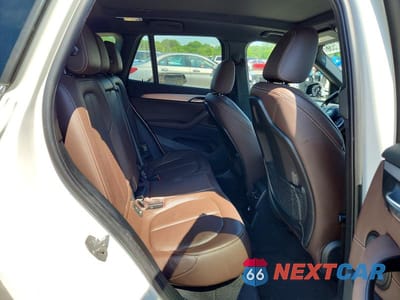 Zdjęcie 11 z 13 samochodu: 2018 BMW X1 XDRIVE28I VIN:WBXHT3C38J5K31303 - miniatura