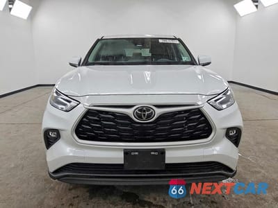 Piąte zdjęcie samochodu w środku: 2025 TOYOTA HIGHLANDER LE VIN:5TDKDRBH5SS588045 - miniatura