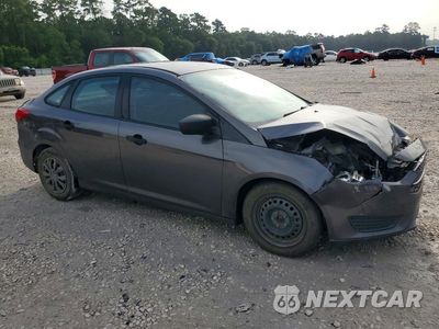 Czwarte zdjęcie samochodu z boku: 2018 FORD FOCUS S VIN:1FADP3E29JL325664 - miniatura