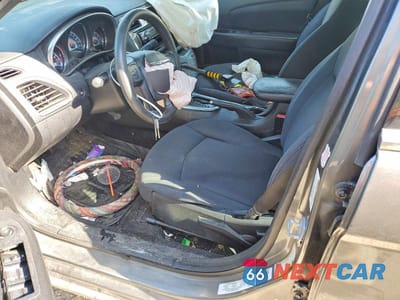 Zdjęcie 7 z 12 samochodu: 2013 CHRYSLER 200 LX VIN:1C3CCBAB3DN635579 - miniatura