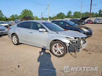 Czwarte zdjęcie samochodu z boku: 2014 NISSAN ALTIMA 2.5 SV VIN:1N4AL3AP4EC286312 - miniatura