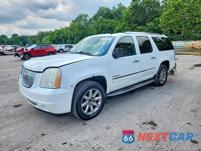 2011 GMC YUKON XL DENALI 1GKS2MEFXBR105039 - główne zdjęcie licytacji z USA - miniatura