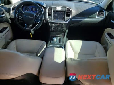 Zdjęcie 8 z 13 samochodu: 2019 CHRYSLER 300 TOURING VIN:2C3CCAAG1KH590427 - miniatura