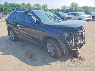 Czwarte zdjęcie samochodu z boku: 2024 TOYOTA RAV4 XLE VIN:2T3P1RFV1RW474258 - miniatura