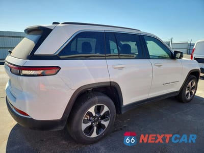 Trzecie zdjęcie samochodu z tyłu: 2024 JEEP GRAND CHEROKEE LIMITED 4XE VIN:1C4RJYB69RC181633 - miniatura