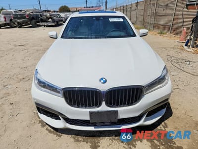 Piąte zdjęcie samochodu w środku: 2016 BMW 750 XI VIN:WBA7F2C57GG417114 - miniatura