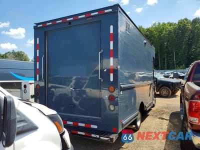 Trzecie zdjęcie samochodu z tyłu: 2022 FORD TRANSIT T-350 HD VIN:1FDDF6P89NKA15411 - miniatura