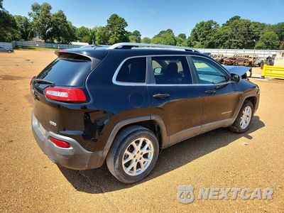Trzecie zdjęcie samochodu z tyłu: 2017 JEEP CHEROKEE LATITUDE VIN:1C4PJLCBXHD221605 - miniatura