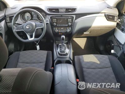 Zdjęcie 8 z 14 samochodu: 2017 NISSAN ROGUE SPORT SV VIN:JN1BJ1CP1HW013842 - miniatura
