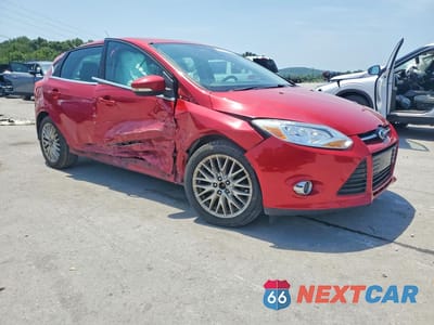 Czwarte zdjęcie samochodu z boku: 2012 FORD FOCUS SEL VIN:1FAHP3M21CL308637 - miniatura