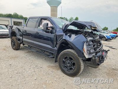 Czwarte zdjęcie samochodu z boku: 2024 FORD F350 SUPER DUTY VIN:1FT8W3BN8RED03023 - miniatura