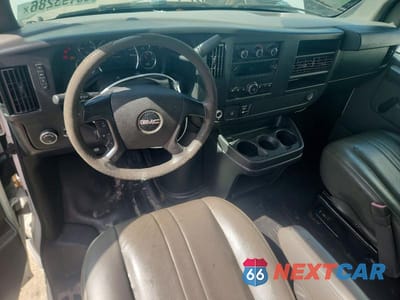 Zdjęcie 8 z 13 samochodu: 2014 GMC SAVANA BOX TRUCK VIN:1GD072CG7E1144948 - miniatura