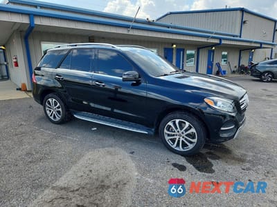 Czwarte zdjęcie samochodu z boku: 2019 MERCEDES-BENZ GLE 400 4MATIC VIN:4JGDA5GB8KB205989 - miniatura