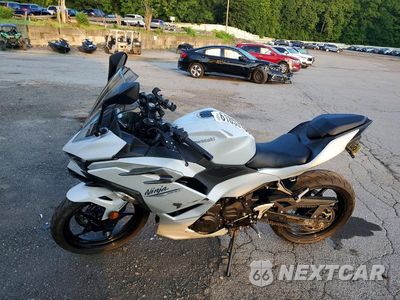 Trzecie zdjęcie samochodu z tyłu: 2025 KAWASAKI EX500 VIN:ML5EXGG11SDA71466 - miniatura