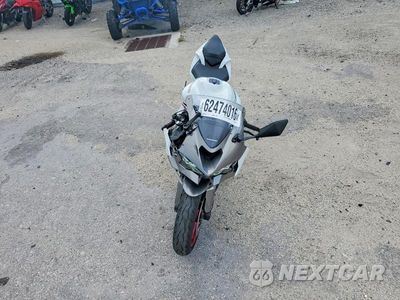 Piąte zdjęcie samochodu w środku: 2025 KAWASAKI ZX636 K VIN:JKBZXJJ1XSA027029 - miniatura