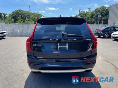 Piąte zdjęcie samochodu w środku: 2020 VOLVO XC90 T5 MOMENTUM VIN:YV4102PK3L1610350 - miniatura