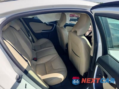 Zdjęcie 10 z 12 samochodu: 2017 VOLVO S60 VIN:YV126MFL8H2423631 - miniatura