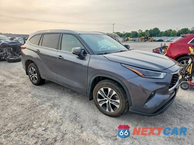 Czwarte zdjęcie samochodu z boku: 2022 TOYOTA HIGHLANDER XLE VIN:5TDHZRBH6NS586756 - miniatura