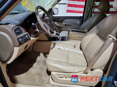 Zdjęcie 7 z 13 samochodu: 2010 GMC YUKON XL K1500 SLT VIN:1GKUKKE30AR177160 - miniatura