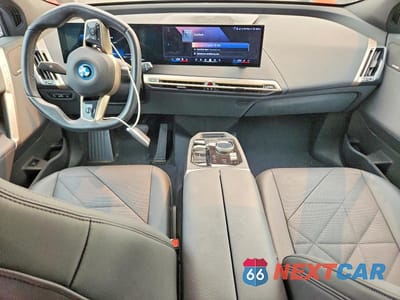 Zdjęcie 8 z 13 samochodu: 2024 BMW IX XDRIVE50 VIN:WB523CF02RCP02238 - miniatura