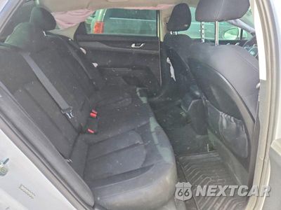 Zdjęcie 10 z 12 samochodu: 2021 KIA K5 LXS VIN:5XXG14J25MG017822 - miniatura