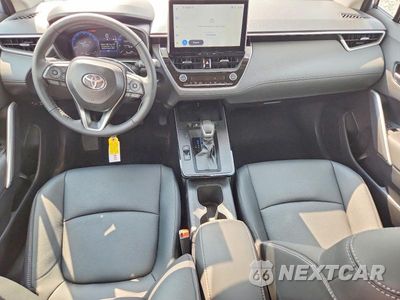 Zdjęcie 8 z 13 samochodu: 2026 TOYOTA COROLLA CROSS XLE VIN:7MUDAABG1TV155663 - miniatura