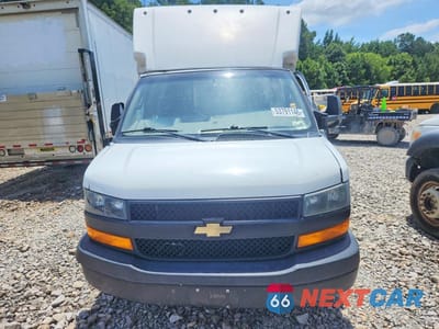 Piąte zdjęcie samochodu w środku: 2023 CHEVROLET EXPRESS G3500 DELIVERY TRUCK VIN:1GB0GSF75P1114094 - miniatura