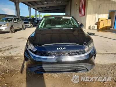 Piąte zdjęcie samochodu w środku: 2024 KIA FORTE LXS VIN:3KPF24AD0RE721596 - miniatura