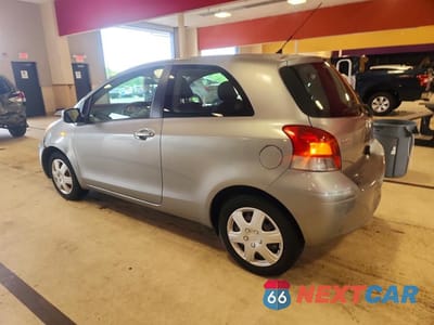 Drugie zdjęcie samochodu z przodu: 2010 TOYOTA YARIS BASE VIN:JTDJT4K38A5279213 - miniatura