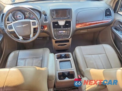 Zdjęcie 8 z 12 samochodu: 2014 CHRYSLER TOWN & COUNTRY TOURING VIN:2C4RC1BG8ER348429 - miniatura
