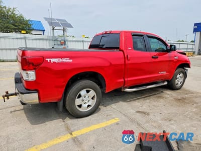 Trzecie zdjęcie samochodu z tyłu: 2011 TOYOTA TUNDRA DOUBLE CAB SR5 VIN:5TFUW5F14BX167257 - miniatura