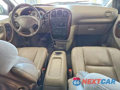 Zdjęcie 8 z 13 samochodu: 2002 CHRYSLER TOWN & COUNTRY LIMITED VIN:2C8GP64L72R781432 - miniatura