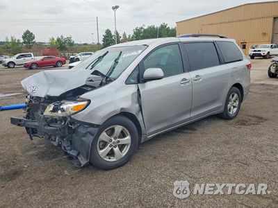 2015 TOYOTA SIENNA LE 5TDKK3DC0FS650302 - główne zdjęcie licytacji z USA - miniatura